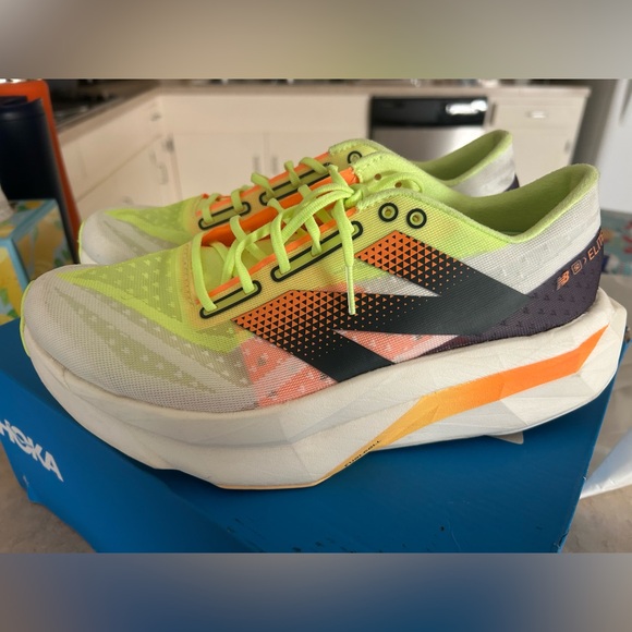 New Balance FuelCell SuperComp Elite v4 - Picture 1 of 5